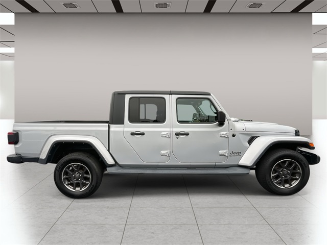 2022 Jeep Gladiator Overland photo 2