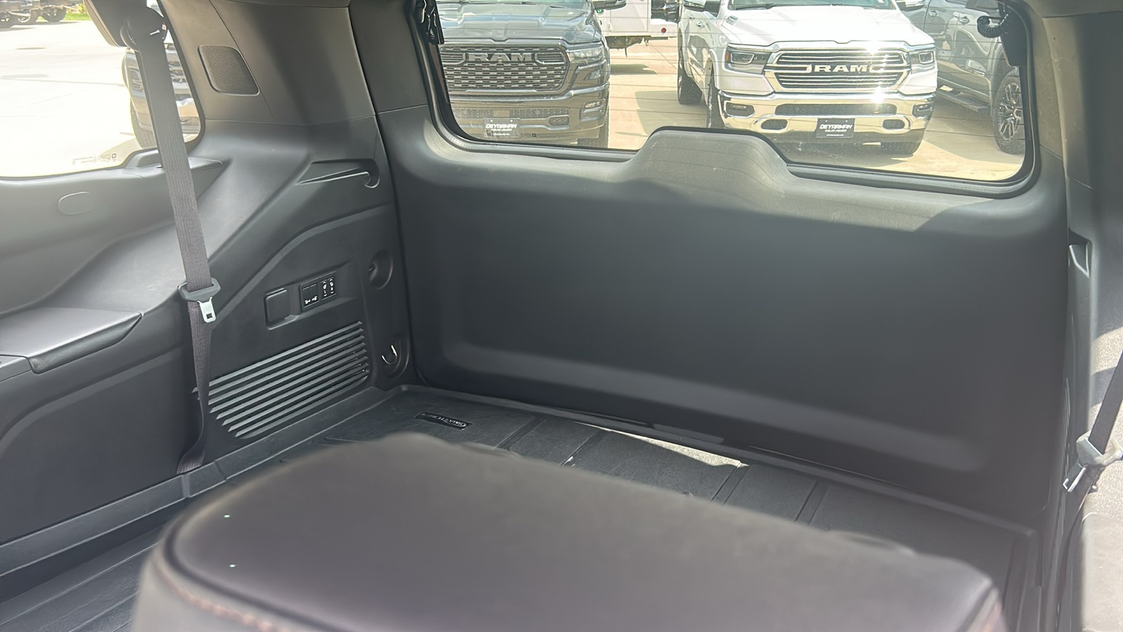 2022 Chevrolet Tahoe High Country photo 35