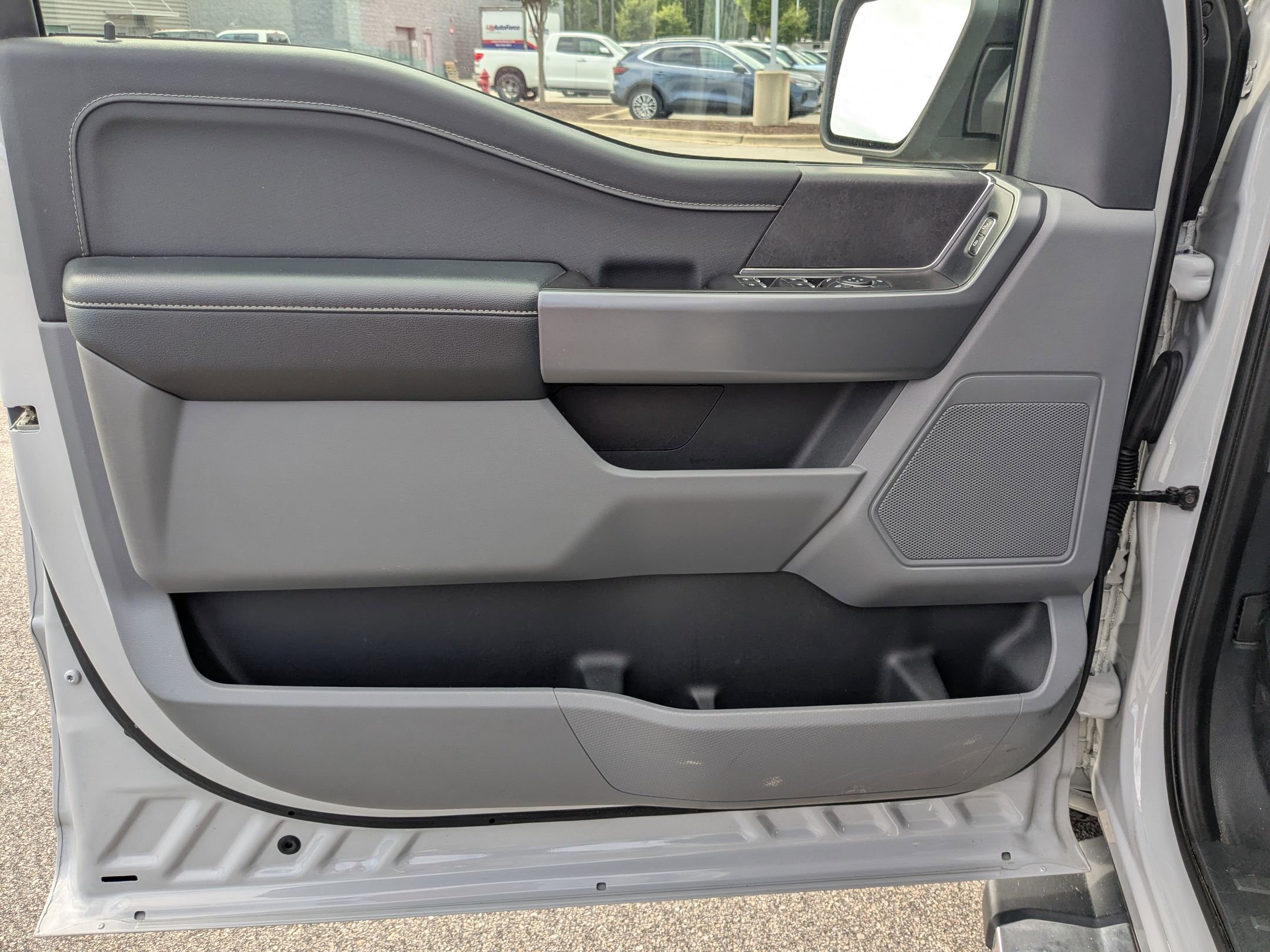 2024 Ford F-150 XLT photo 11