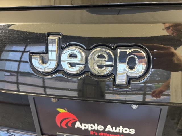2022 Jeep Cherokee Limited photo 8