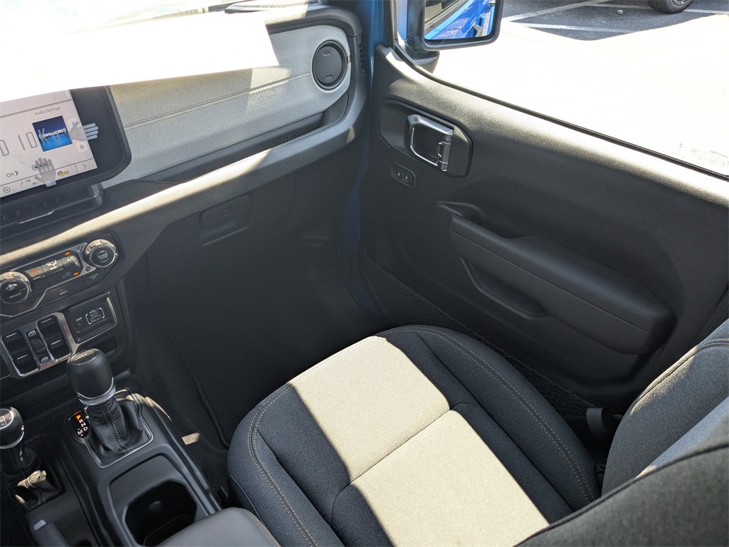 2025 Jeep Gladiator Sport S photo 16