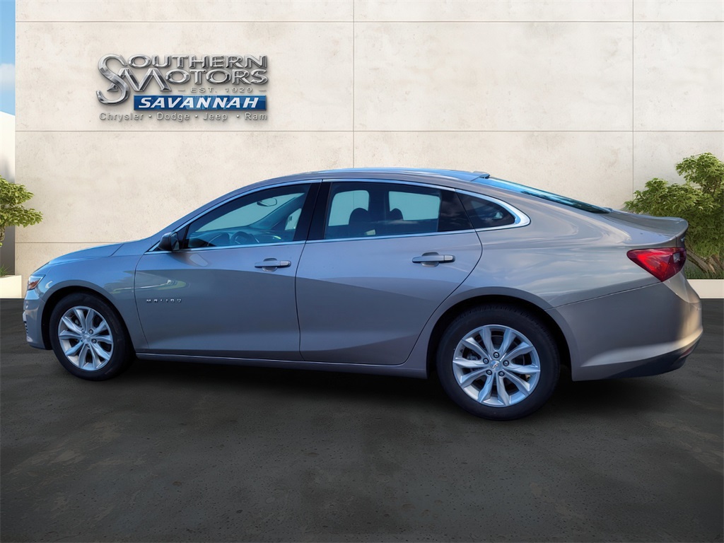 2024 Chevrolet Malibu 1LT photo 2