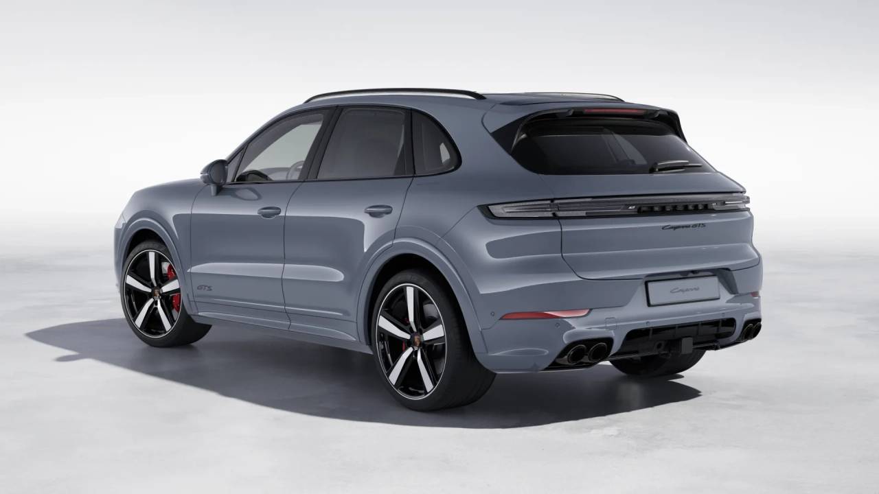 2025 Porsche Cayenne GTS photo 3