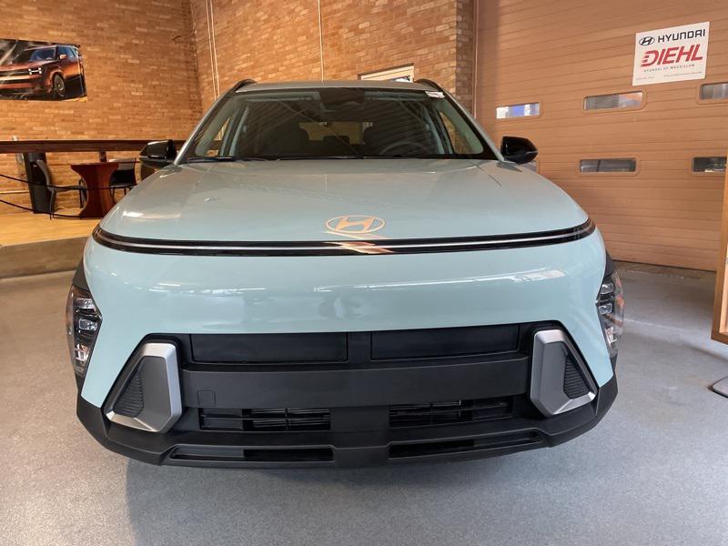 2026 Hyundai Kona SEL photo 2