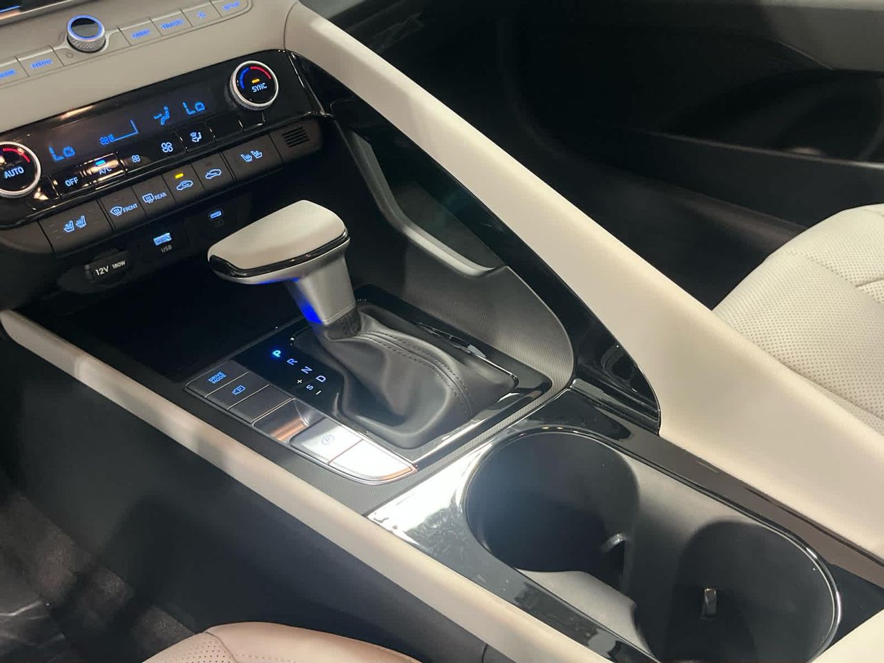 2025 Hyundai Elantra Hybrid Limited photo 37