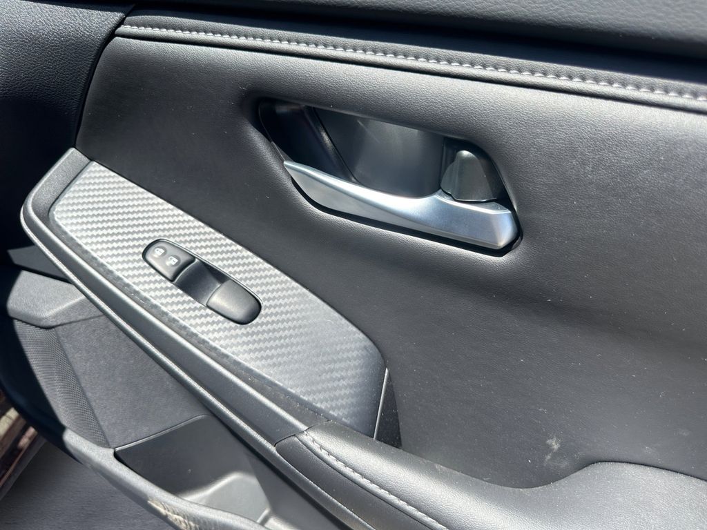 2025 Nissan Sentra SV photo 13