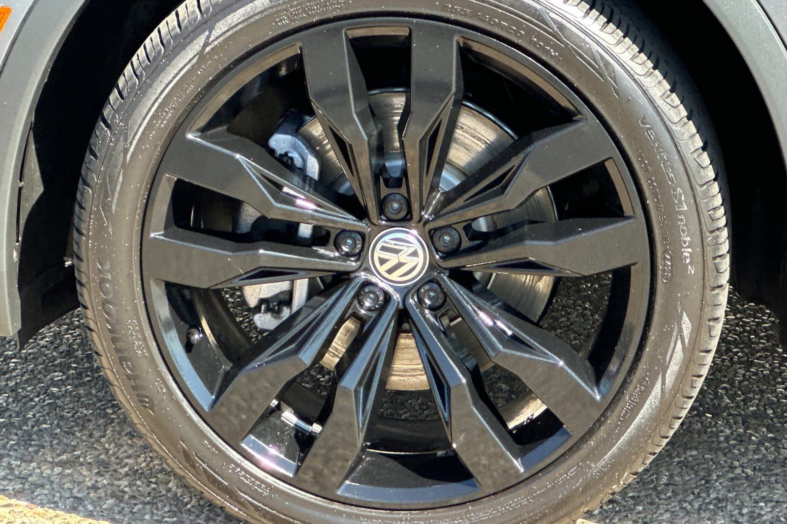 2021 Volkswagen Tiguan SE R-Line Black photo 25