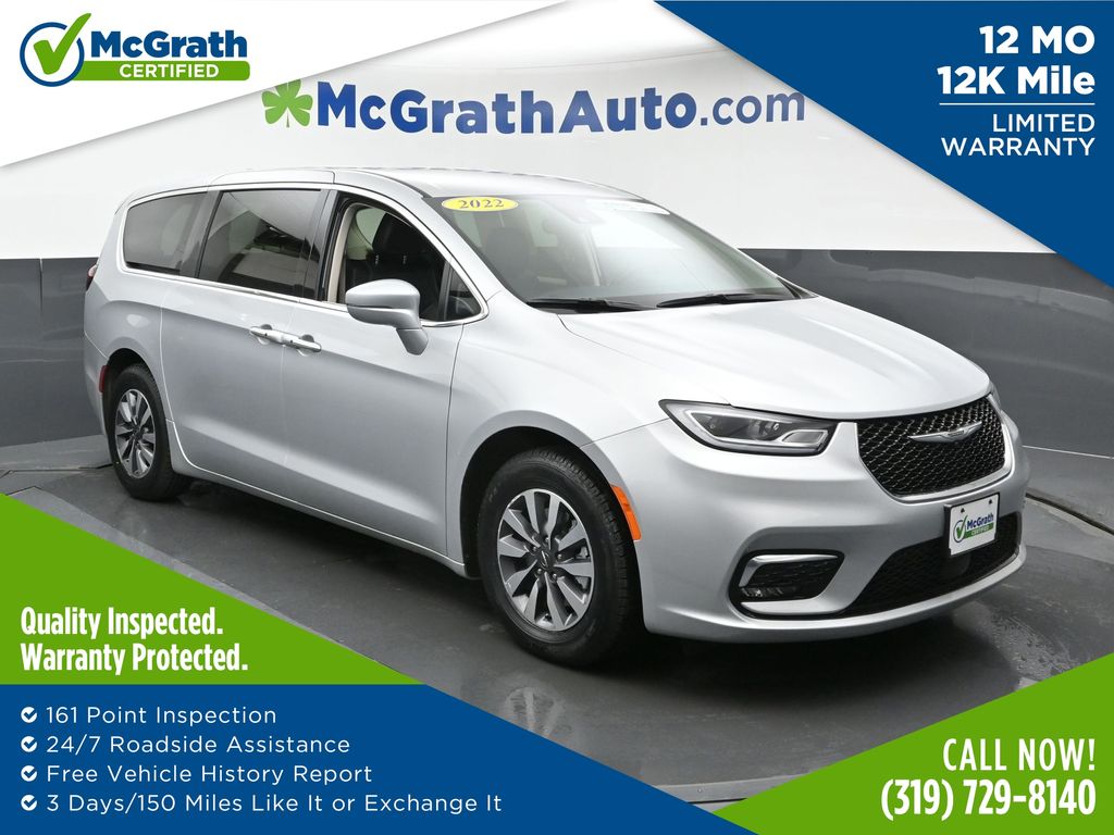 2022 Chrysler Pacifica Hybrid Touring L's photo