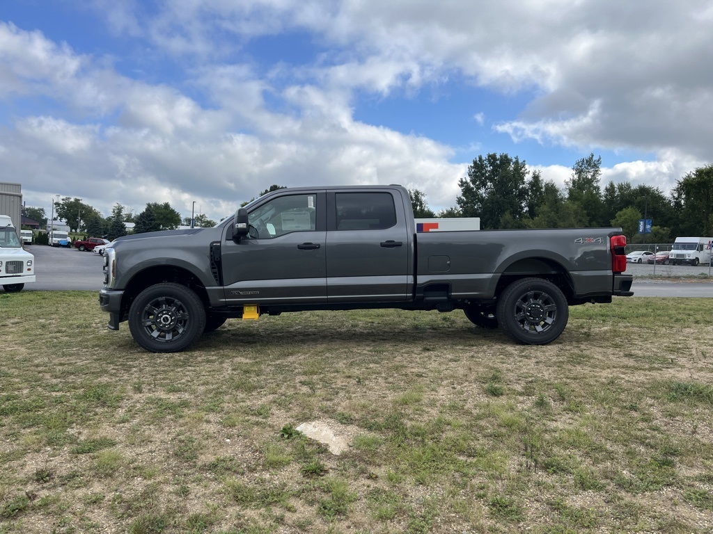 2026 Ford F-350 XL photo 3