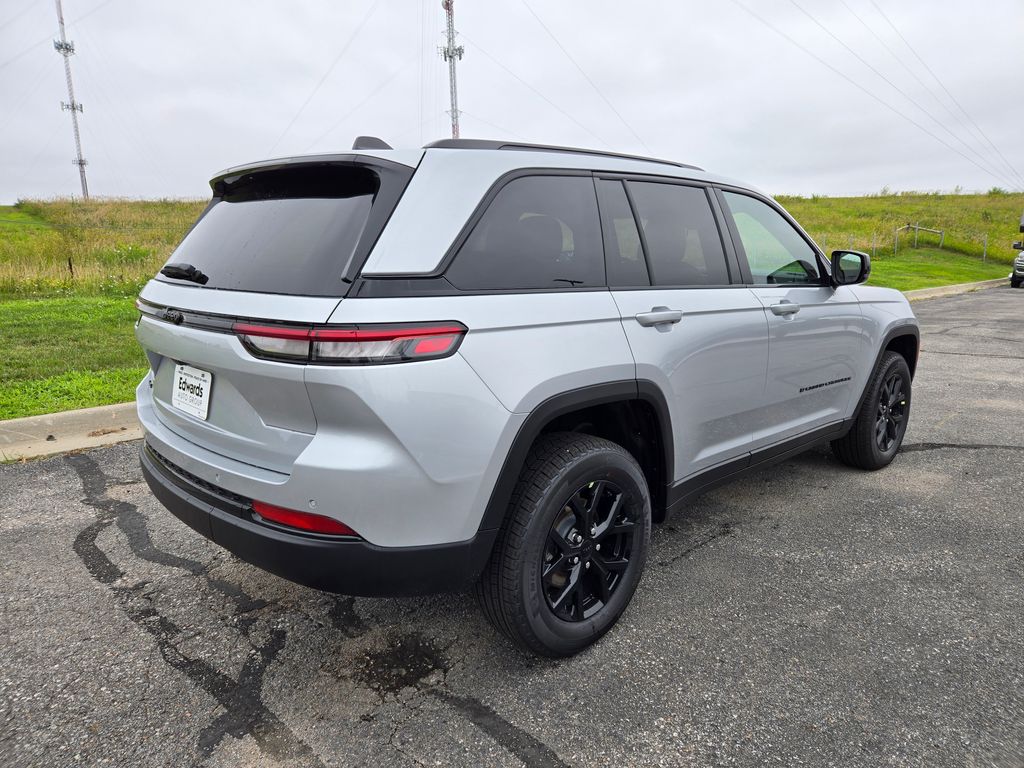 2025 Jeep Grand Cherokee Altitude X photo 2