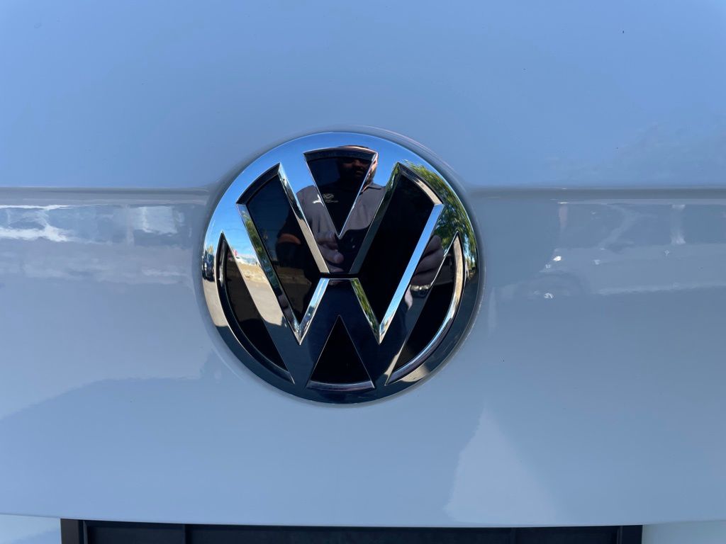 2019 Volkswagen Tiguan SEL Sport photo 5
