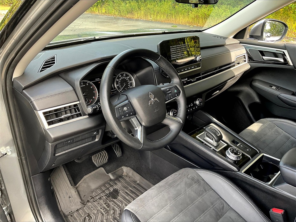 2024 Mitsubishi Outlander SE Ralliart photo 6