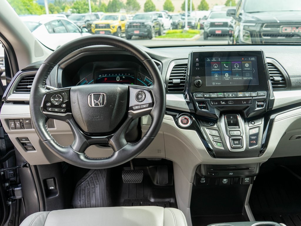 2023 Honda Odyssey Touring photo 15