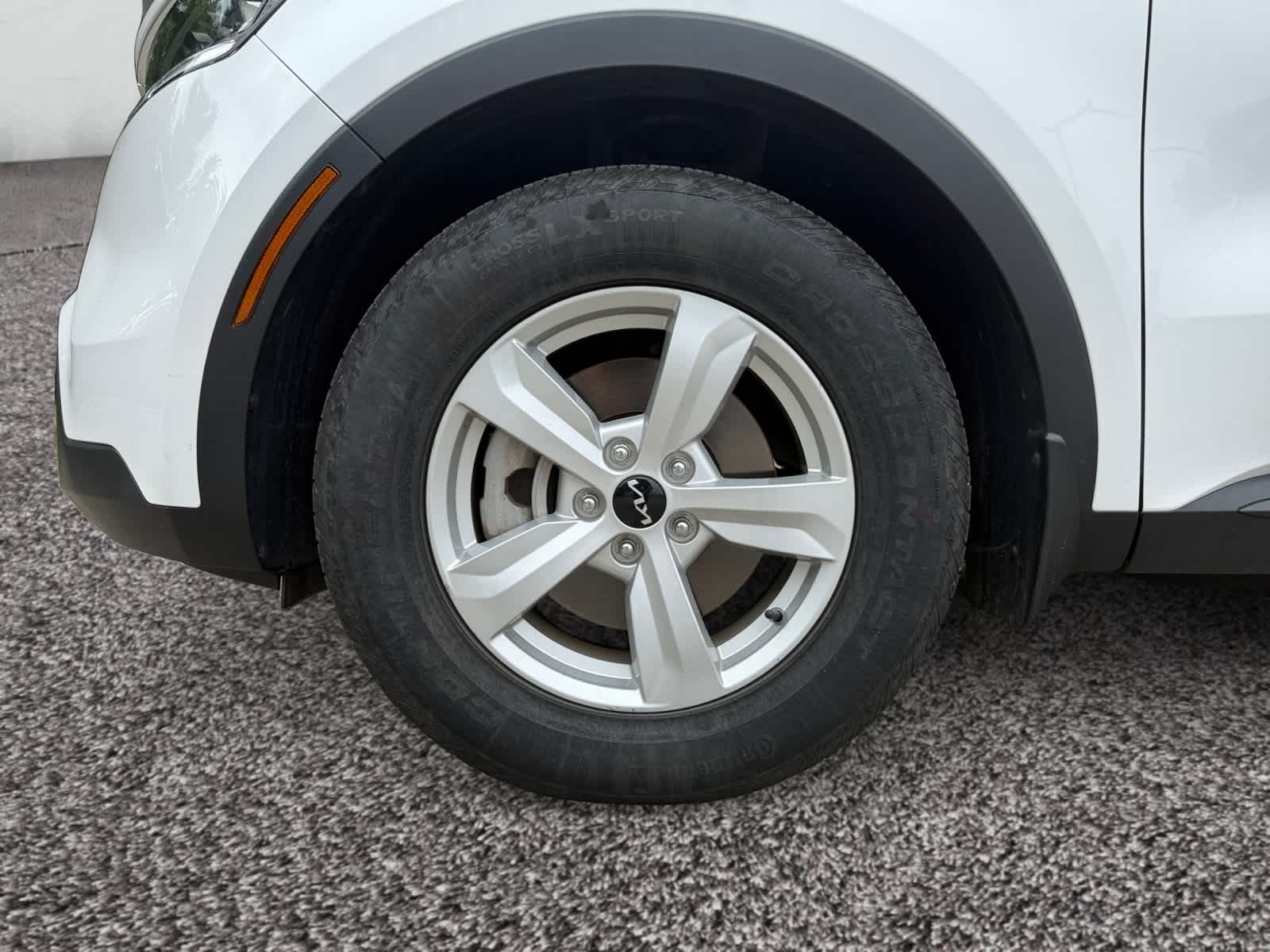 2023 Kia Sorento LX photo 12