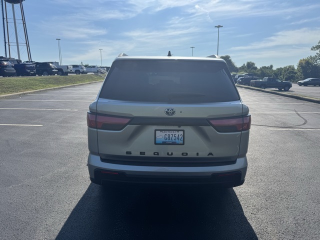 2023 Toyota Sequoia SR5 photo 4