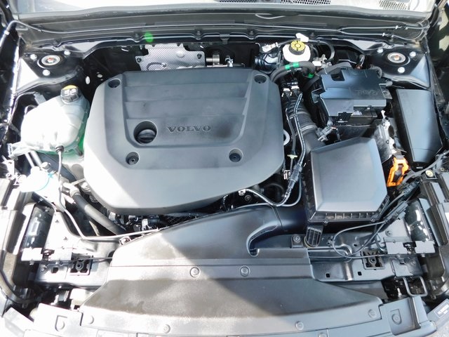 2024 Volvo XC40 Core photo 35