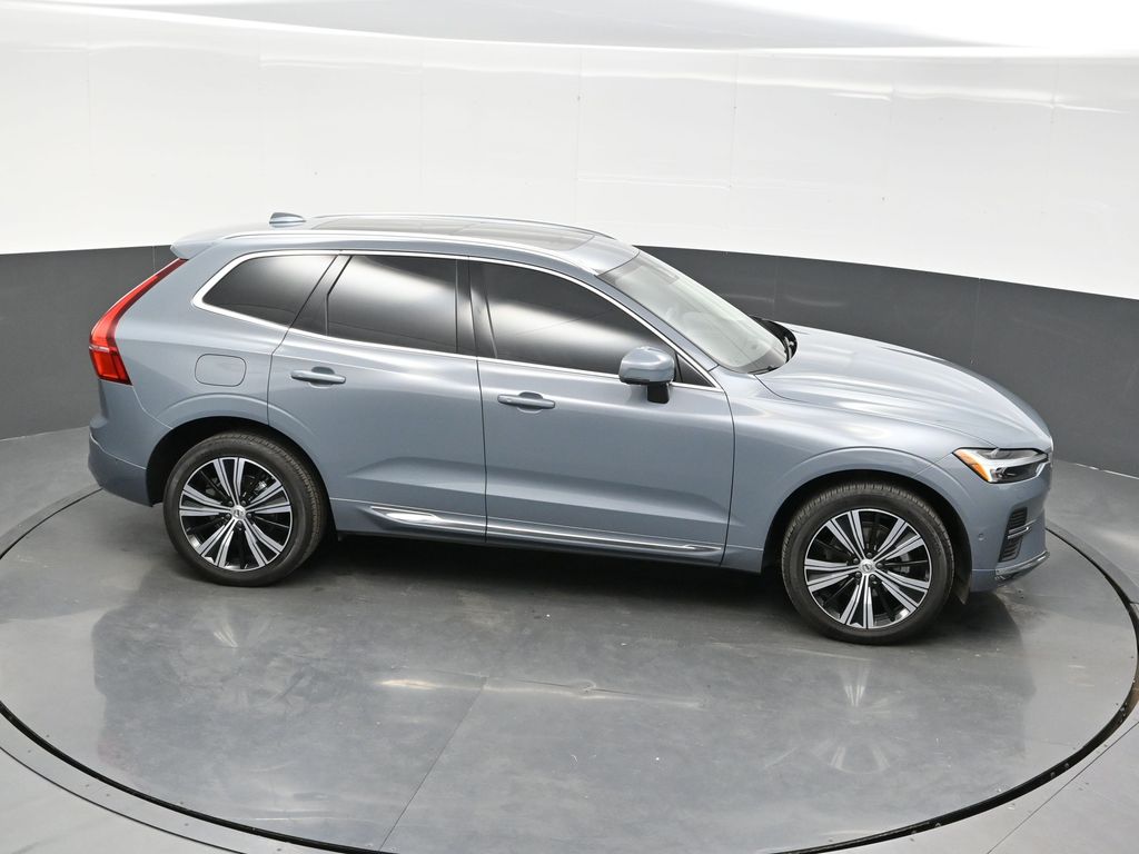 2023 Volvo XC60 B5 Plus photo 33