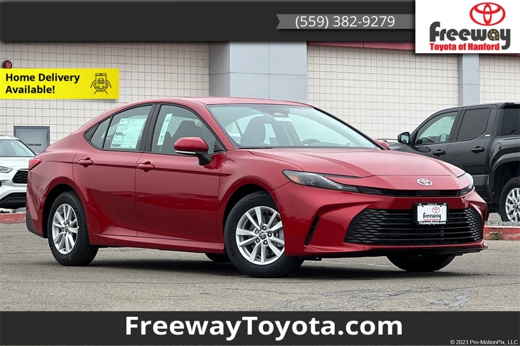 2026 Toyota Camry LE's photo