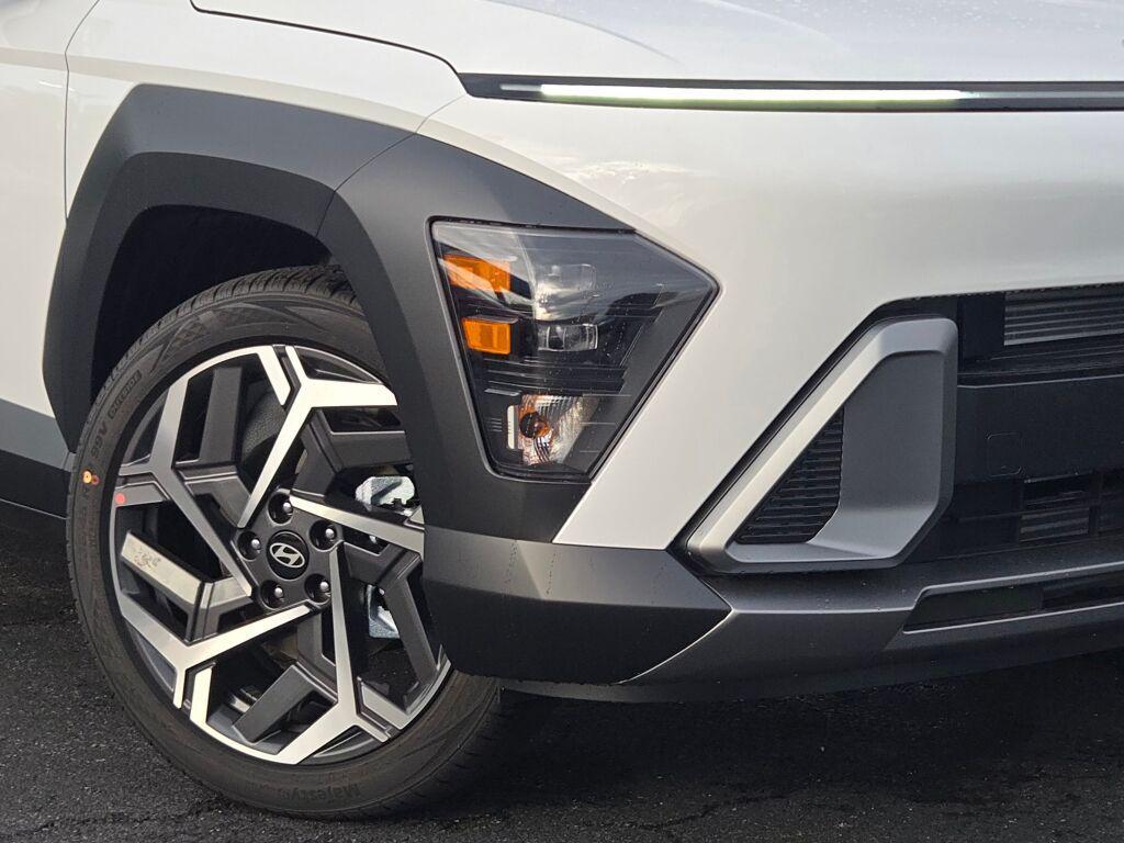 2026 Hyundai Kona SEL photo 2