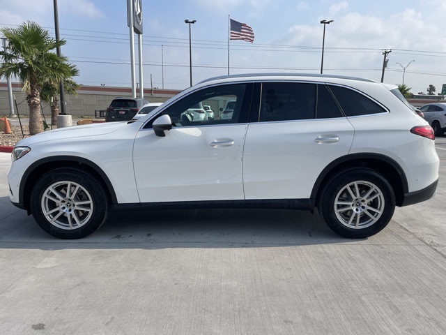 2025 Mercedes Benz GLC 300 4MATIC photo 4