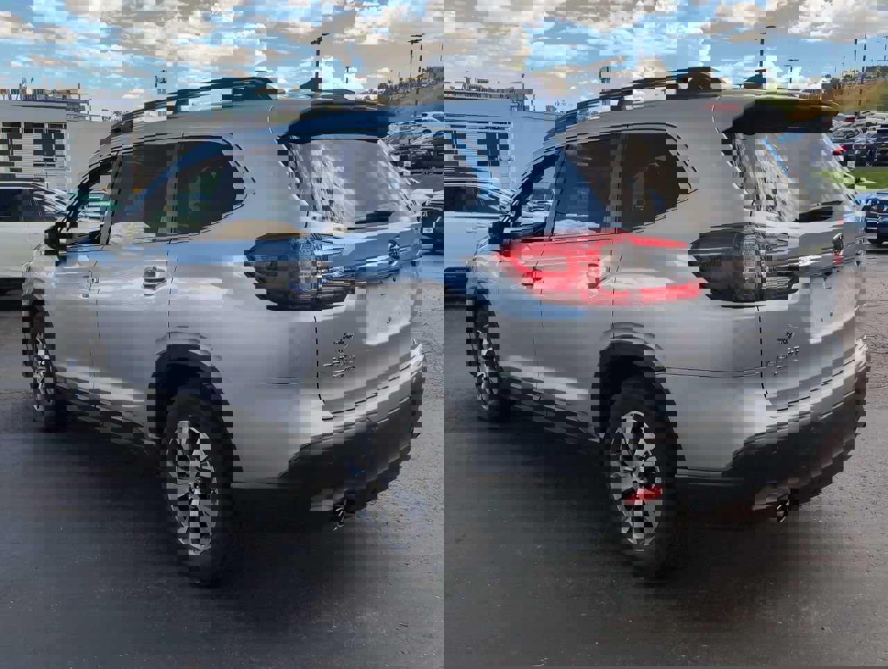 2024 Subaru Ascent Premium photo 5