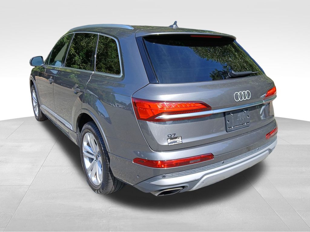 2025 Audi Q7 55 Premium Plus photo 3
