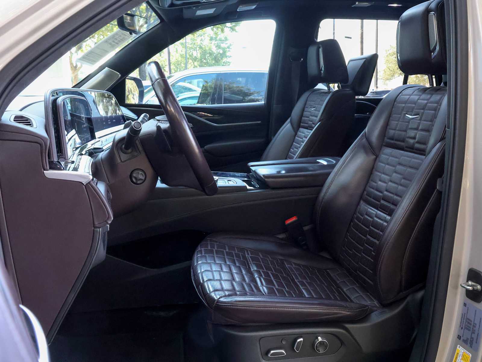2022 Cadillac Escalade Premium Luxury Platinum photo 9