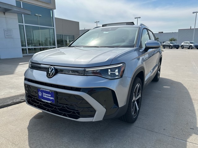 2025 Volkswagen Taos SEL photo 3