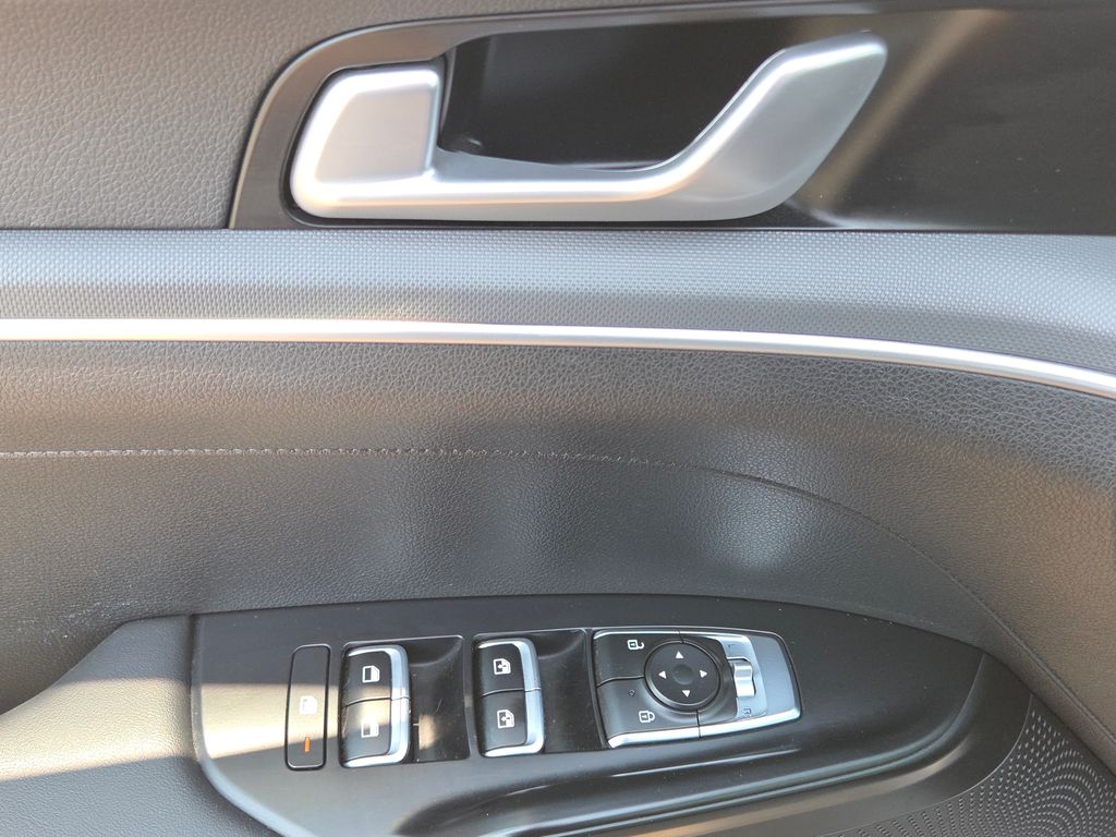 2022 Kia K5 GT-Line photo 26