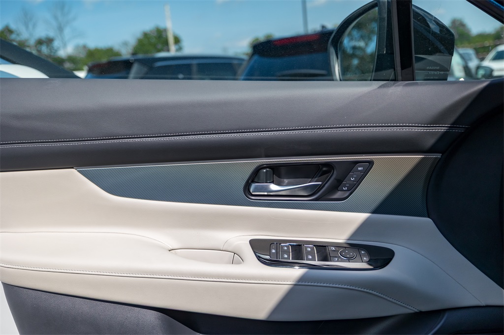 2025 Nissan Murano SL photo 7