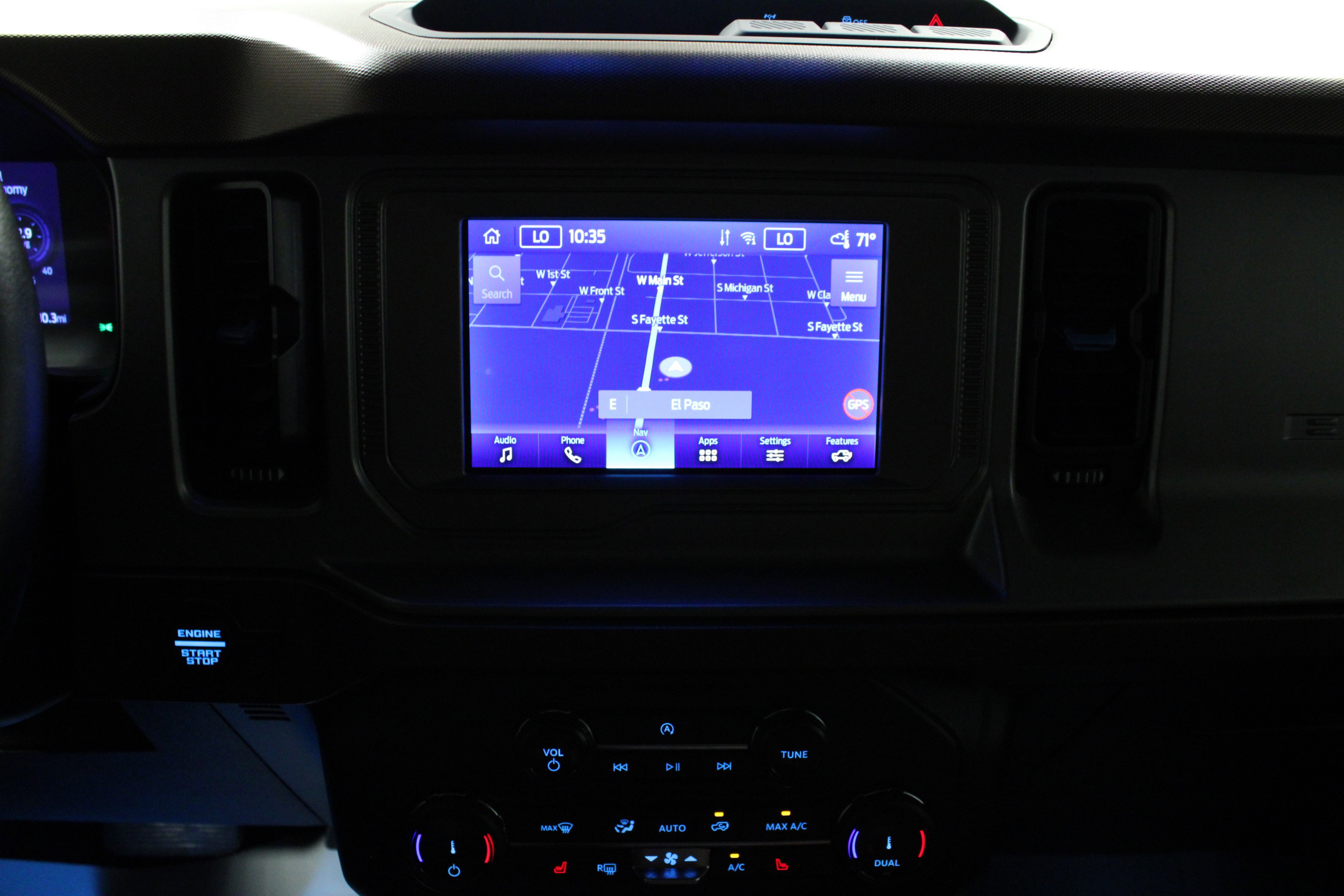 2022 Ford Bronco Outer Banks photo 19