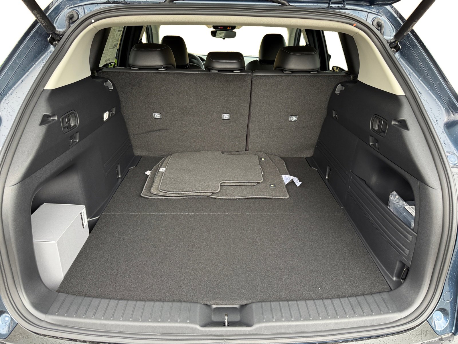 2025 Mazda CX-50 Preferred photo 17