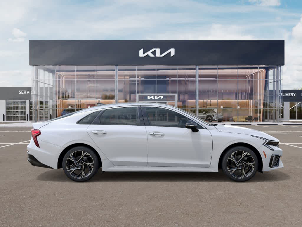 2025 Kia K5 GT-Line photo 13