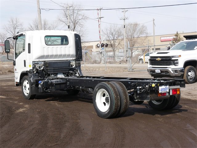 2025 Chevrolet Silverado photo 3