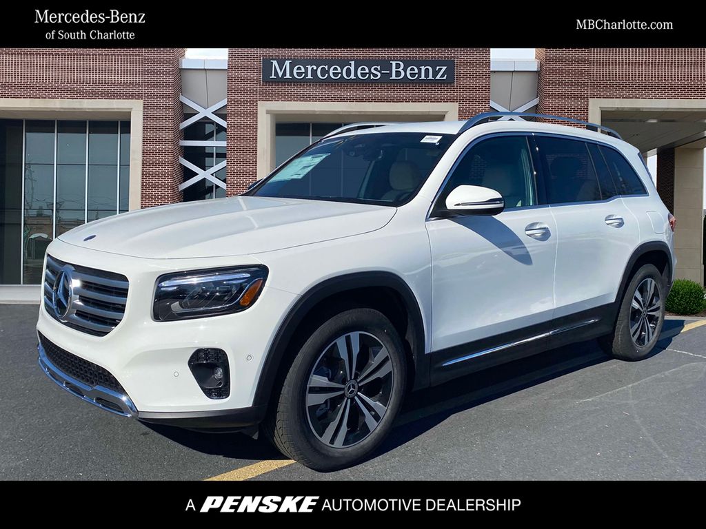 2025 Mercedes-Benz GLB Base's photo
