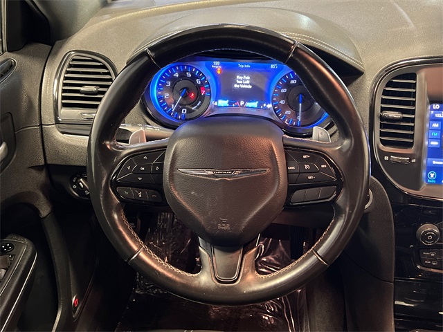 2018 Chrysler 300 S photo 17