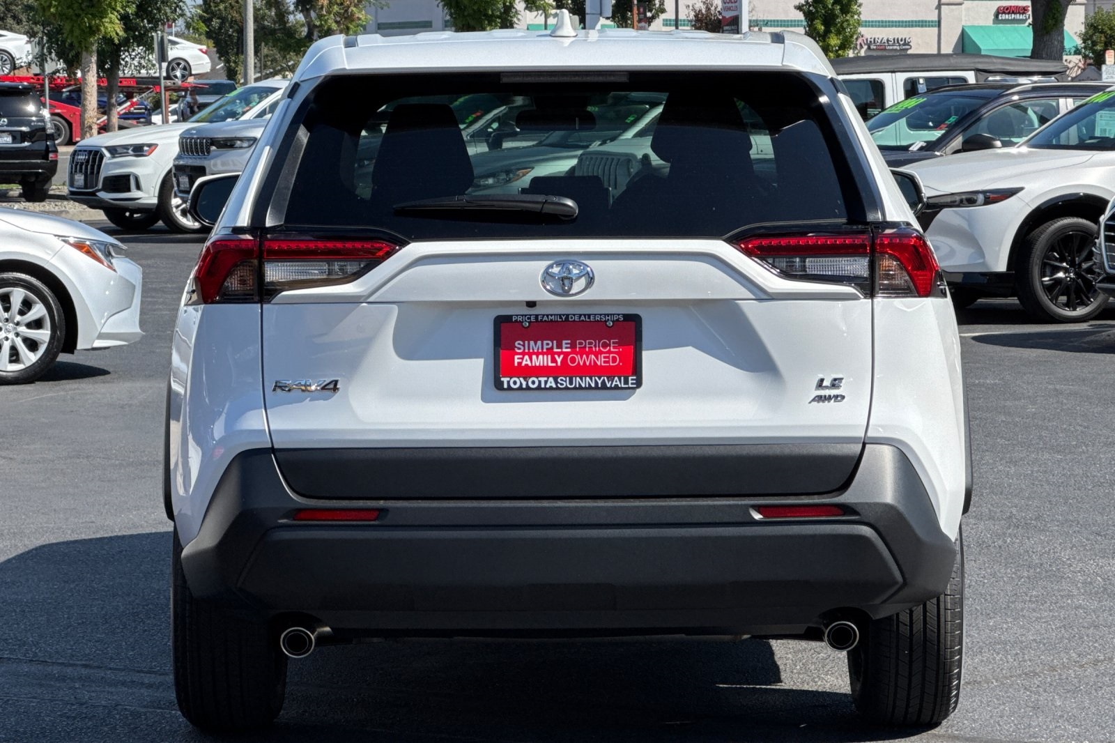 2025 Toyota RAV4 LE photo 8