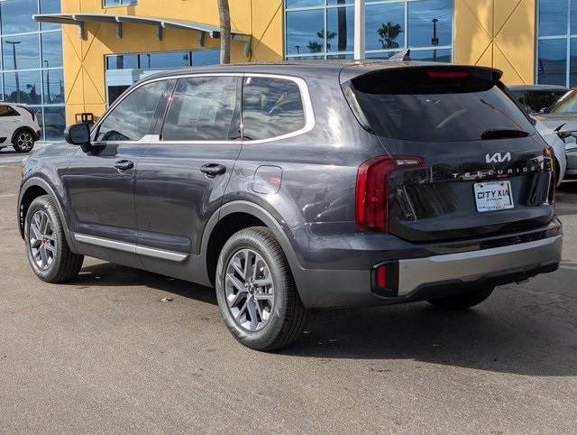 2025 Kia Telluride LX photo 3