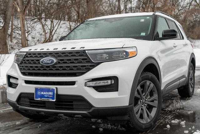 2023 Ford Explorer XLT's photo