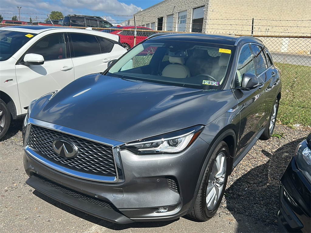 2022 Infiniti QX50 Essential photo 3