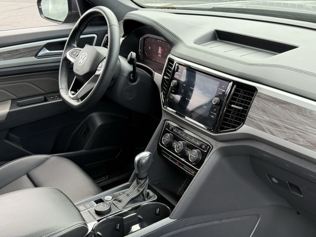 2023 Volkswagen Atlas Cross Sport V6 SE Technology photo 19