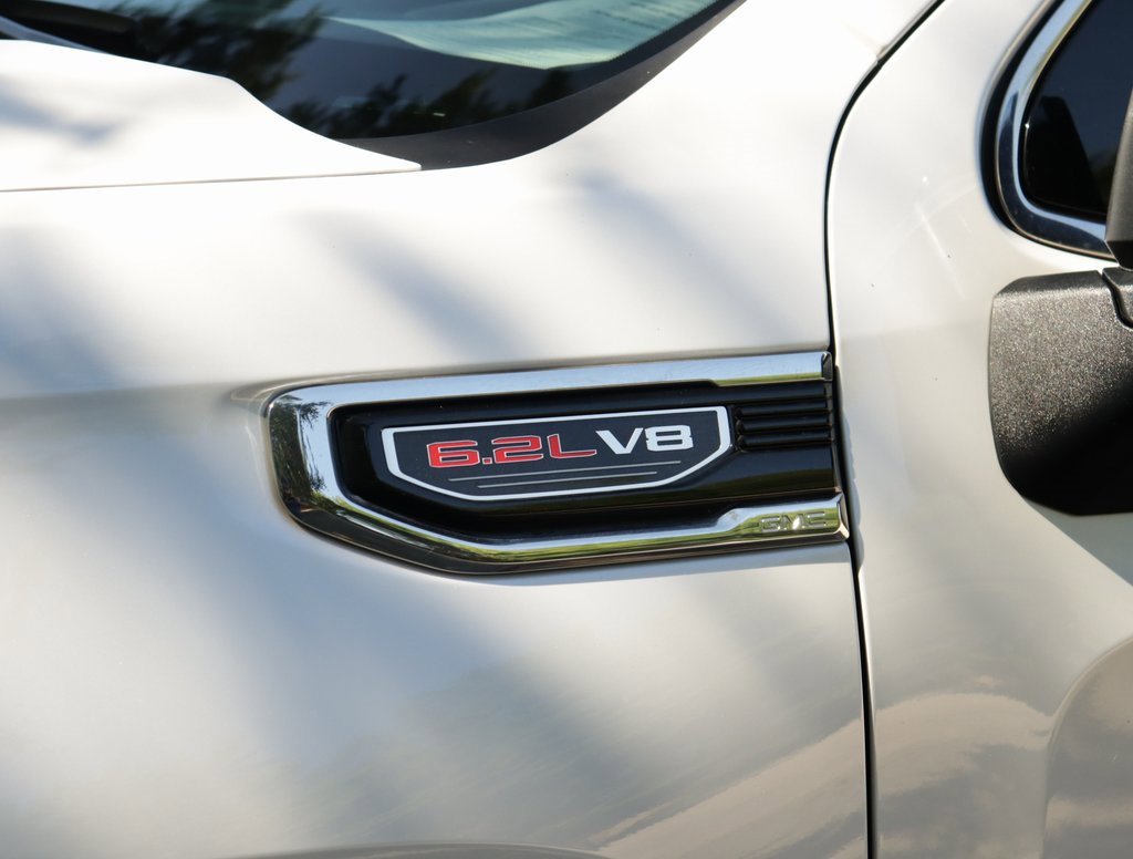 Used 2022 White Frost Tricoat GMC Denali image 40