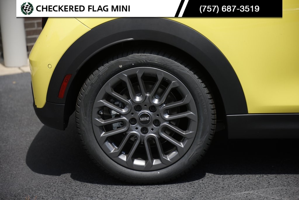 2025 Mini Cooper Hardtop S photo 7