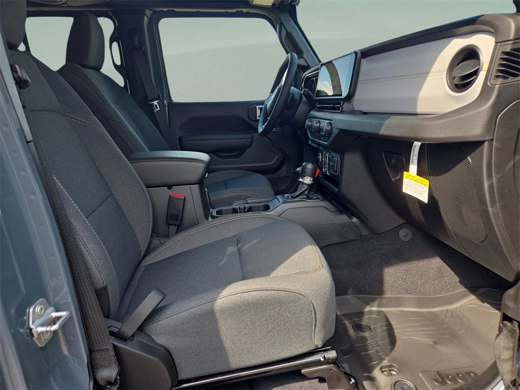 2025 Jeep Wrangler Sport S photo 18