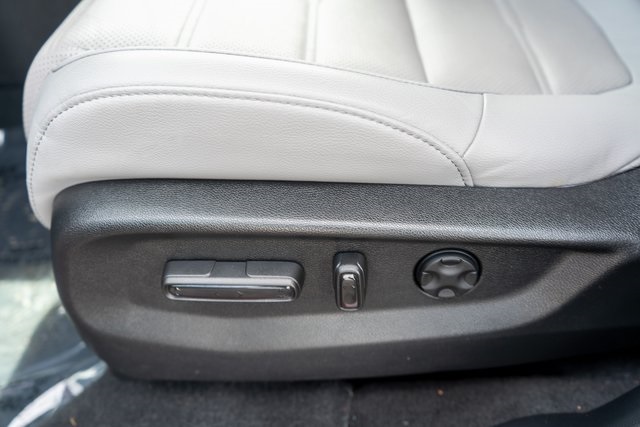 2022 Honda CR-V Touring photo 11