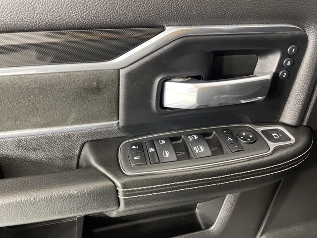 2022 Ram 3500 Laramie photo 17