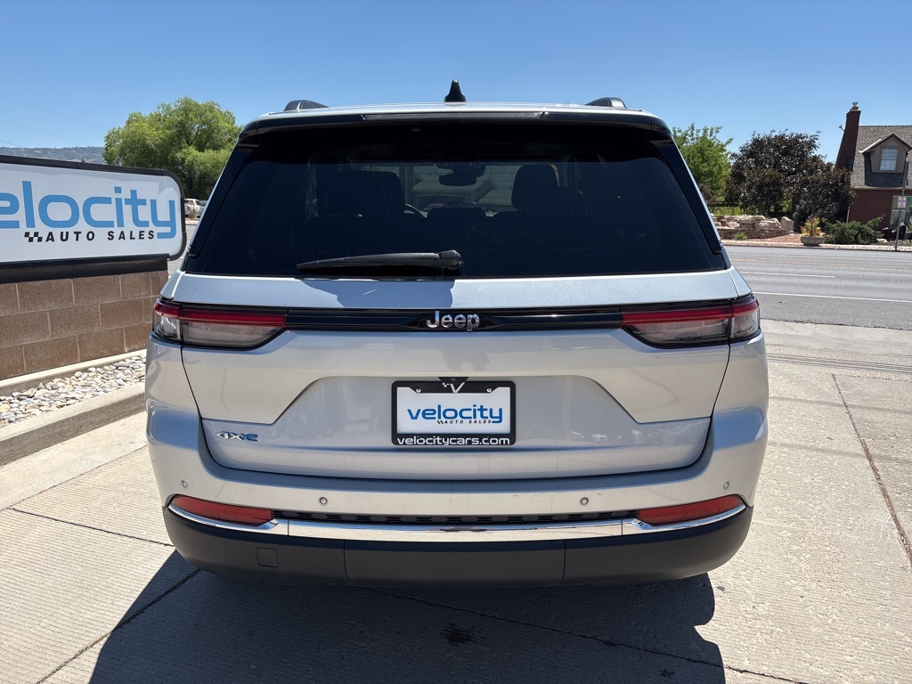 2023 Jeep Cherokee 4xe photo 4