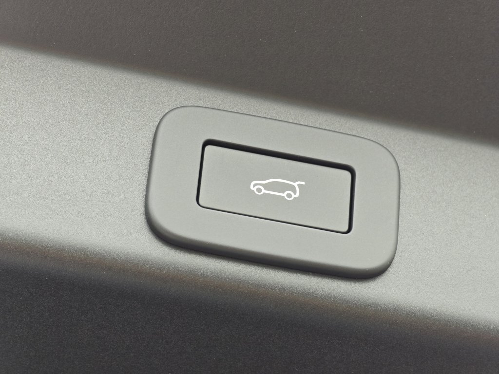 2025 Land Rover Range Rover Sport SE photo 9