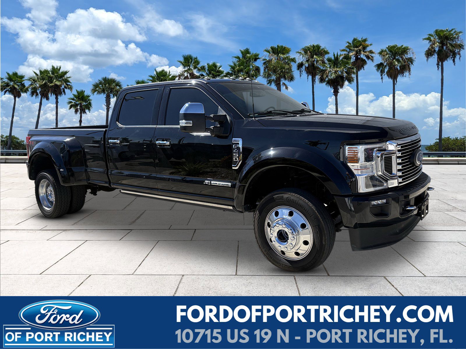 2022 Ford F-450 Super Duty Platinum's photo