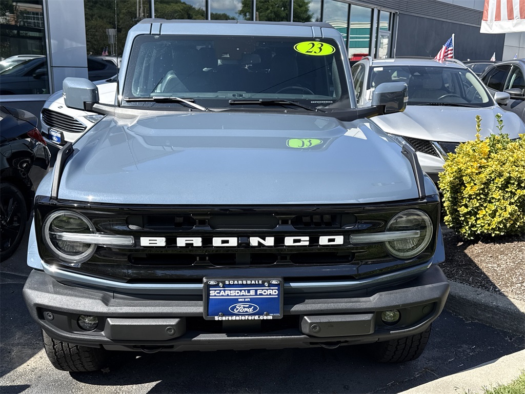 2023 Ford Bronco Outer Banks photo 2